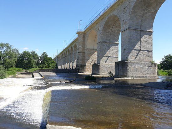 Wiadukt kolejowy w Bolesławcu